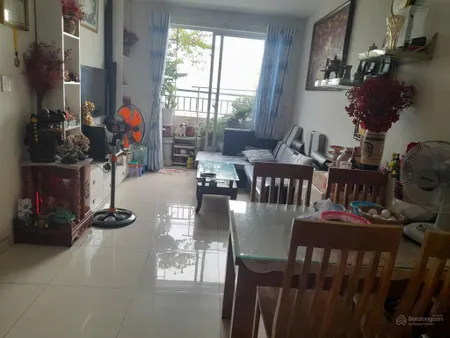 Cần bán nhanh căn 62m2, có bancol, hướng đông nam, 2,650ty. xem nhà 0779 327 ***