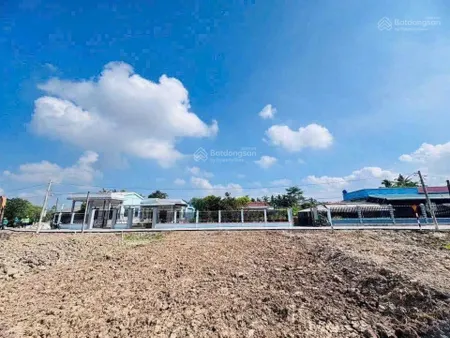 135m2 đất thổ trung tâm xã tân trụ cạnh tuyến 827e đang thi công làm đường