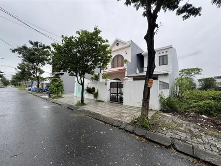 Chính chủ bán gấp lô đất đường lý văn phức sát bãi tắm tân trà