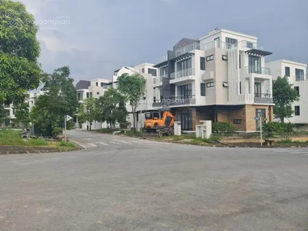 Chính chủ cần bán gấp bt phú cát city, 180m2 giá 71tr/m2, có sổ đỏ lâu dài hướng bắc, 0964 588 ***