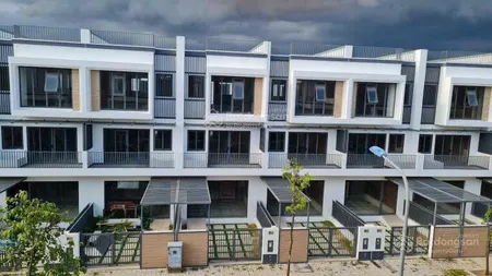 Bán shophouse giá rẻ 9 tỷ 850, 100m2 tại đông tăng long, tp thủ đức, vị trí vip nhà đã hoàn thiện
