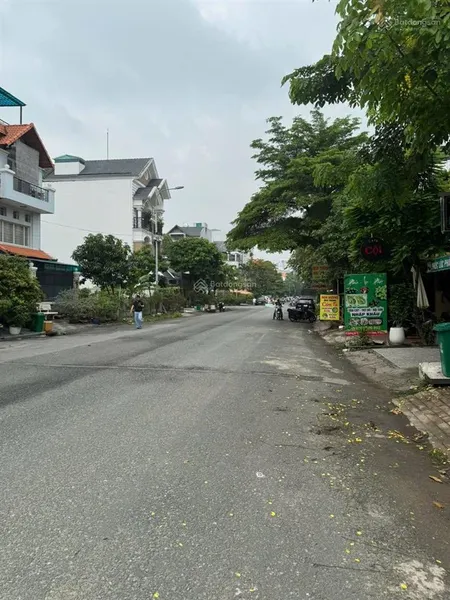 Bán đất biệt thự góc 2 mặt tiền, mặt tiền đường nhựa 20m, khu bên sông sài gòn