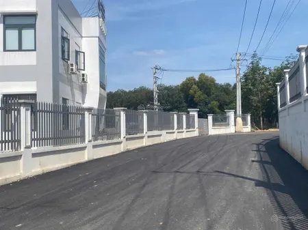 Bán xưởng có sẵn thu nhập 550tr 1/tháng hợp đồng còn 8 năm, pháp lý hoàn công đầy đủ, mặt nhựa 8m