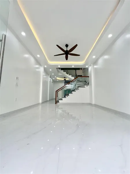 Không đâu rẻ bằng him lam hùng vương chỉ 4,x tỷ nhà 4 tầng 50m2 đường 10m xây mới cực đẹp