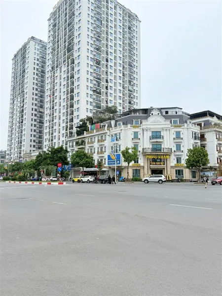 Nhà 260m2, mặt phố lâm hạ view hồ hồng tiến hoàng như tiếp gần bv tâm anh cầu trần hưng đạo