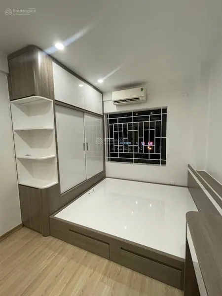 Bán căn hộ chung cư nơ bán đảo linh đàm, 3 ngủ 2 vs. full mới. sổ đỏ chính chủ 0915 057 ***