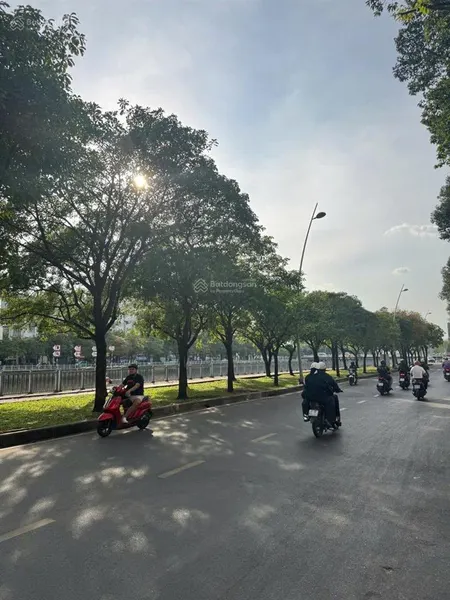 Bán căn hộ mặt tiền chung cư phan văn hân , p17, quận bt