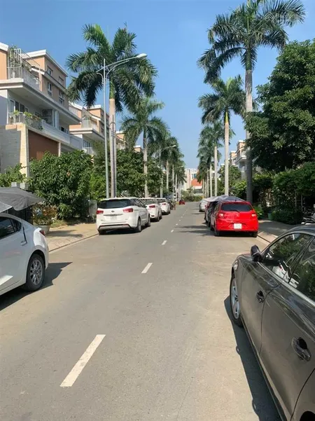 Gia đình cần bán gấp biệt thự dragon parc nhà bè (dt 8x21m=168m2) giá 18 tỷ, 0909 904 ***