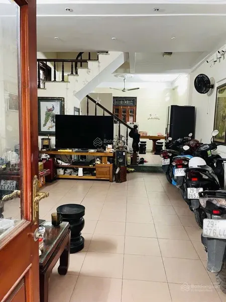 Siêu phẩm phú đô, 52m2, giá 11 tỷ, nhà đẹp dân xây, 2 mặt thoáng, ngõ thông, ô tô 7 chổ vào cửa