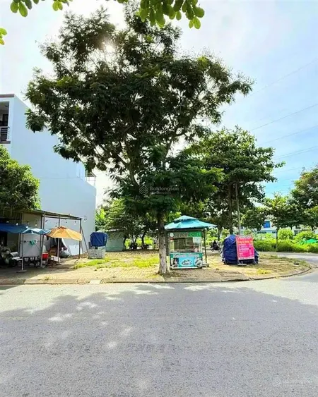 Bán lô góc đường 29/3 và văn tiến dũng, hòa xuân, đối diện công viên, bên cạnh trường học