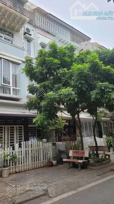 Cc bán lk vigalcera xuân phương. dt 100m x 5 tầng. mt 5m. đường 15m. giá 19,5 tỷ. 0964 769 ***