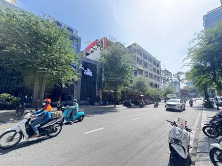 Ba khuôn nhà phố liền kề mặt tiền đường thương hiệu đắt giá pastuer, quận 1