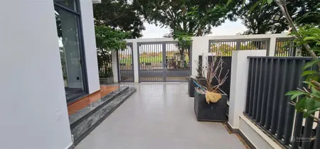 Bán biệt thự đông tăng long gốc 2 mt view trực diện hồ giá 28.5 tỷ có thương lượng