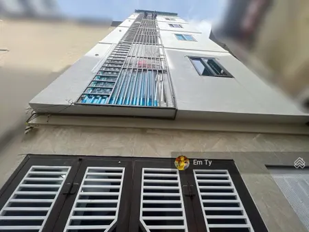 Chính chủ nhờ em ty bán nhà hà trì lô góc 2 thoáng trước sau, vài bước ra phố, nở hậu full nội thất