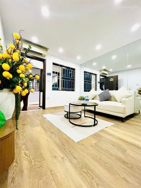 Nhà đẹp, phố 8 3, hai bà trưng 65m2, tầng 2, giá 3.98 tỷ