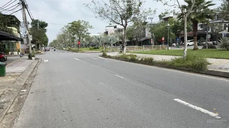 Cực hiếm, 500m2, view công viên, pháp lý sạch, 2 sổ vuông, mặt tiền bắc sơn giá mềm 31.5 tỷ cẩm lệ.