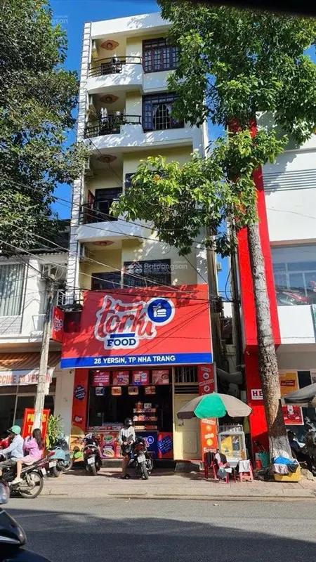 Bán nhà mặt tiền yersin, trung tâm tp nha trang, cách biển chỉ 700m