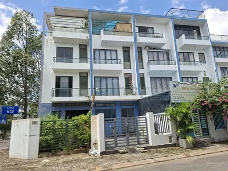 Bán nhà góc 2 mặt tiền đông tăng long phường long trường tp thủ đức