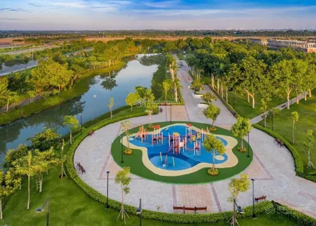 Nhà phố swanpark 1 trệt 2 lầu (đẹp như hình), vị trí thoáng mát cạnh công viên, giá full 5.050 tỷ