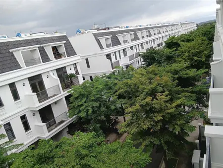 Chính chủ gửi bán căn nhà phố đầy đủ nội thất, xách vali vào ở với giá 7,8 tỷ ở khu đô thị lavida