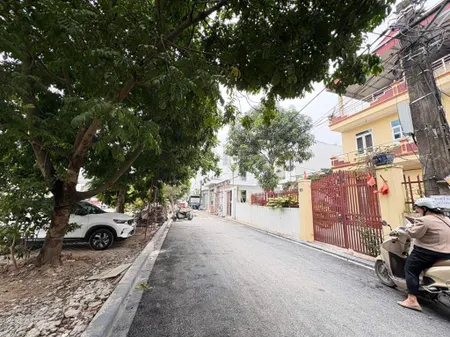 Ô tô vào đấtbv nhiệt đới cách 300mđường ô tô tránh cách 20mchợ mun cách 400mkcn bắc thăng lon