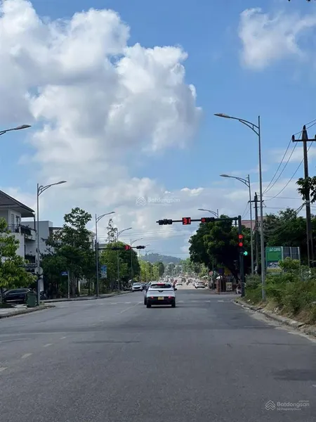 Bán mặt tiền đồng khởi trung tâm tp huế