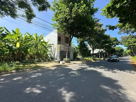 Cần bán lô đất đường 29/3 ( 2 làn , 100 m2 ) khu e1 dân cư nam cẩm lệ hoà xuân .