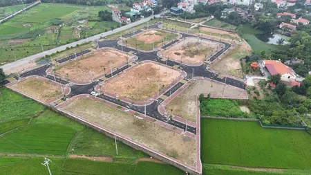 Em có mấy mảnh đất đấu giá khu dộc tranh xã trạch mỹ lộc cũ bán ạ. giá đẹp đầu tư ạ đt 0976 613 ***