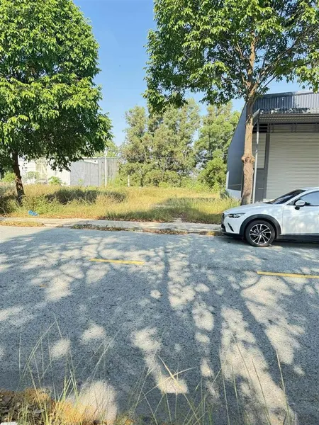 Lô đất siêu phẩm ngay đường n7 vào tầm 100m, dt 150m2 cách trường tiểu học kim đồng 200m, sổ sẵn