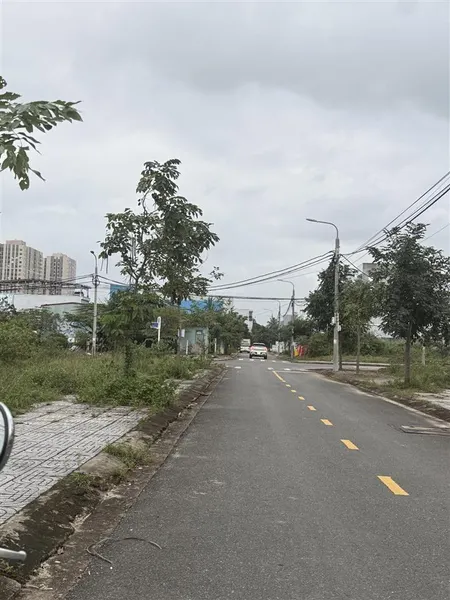 Cần bán lô võ tự, bàu tràm lakeside đấu lưng với dãy shophouse mê linh, cách 10 toà cc ori tầm 200m
