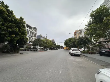 Đất mặt đường 30m ngoài khu văn cao, vị thế đẹp liền kề các biệt thự lớn nhà cao cửa rộng
