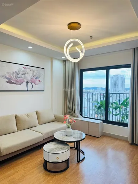 Bán căn hộ 67 m2 , 2 pn , 2 wc , bancol đông nam , đầy đủ nội thất giá 3,55 tỷ , rẻ nhất tòa