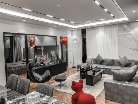 Toà 93 láng hạ cần bán căn penthouse dt 350m2 toà nhà đầy đủ dịch vụ giá 50tỷ 0988 246 ***