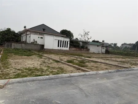 100m2 full thổ cư (mt = hậu 5m) tại xã hoà thạch cũ vị trí khu trung tâm xã tiện ích đầy đủ