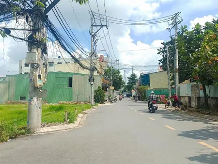 Đất đẹp 2 mặt tiền. 5.8m x 21m 116m2 đất ở hẻm 6m tl15 gần chợ vườn lài đh nguyễn tất thành