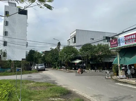 Bán lô góc 2 mt đường bùi hiển và thân công tài view công viên
