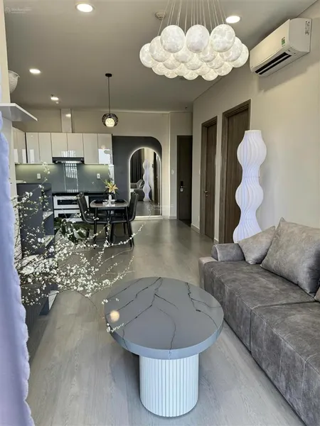 Bán căn 2pn góc full nội thất như hình tầng trung giá 3.7 tỷ ( hỗ trợ cho thuê 1517 triệu/ tháng )