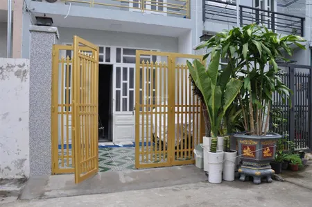 Bán nhà riêng tại đường 835b, 2,700 tỷ, 100m2, 3pn, 2wc, pháp lý đầy đủ, chính chủ, hot!