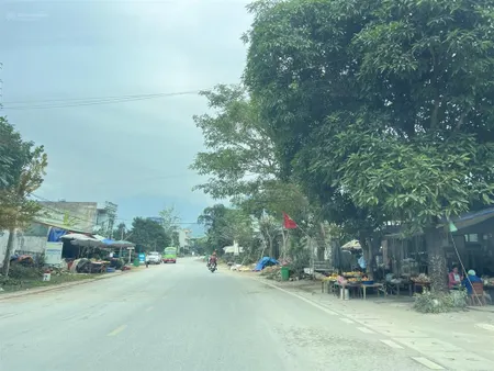 Đất thị trấn mai hạ mai châu ,xuất hiện lô đẹp dt 2700m2, 420m tc ,mặt tiền 30m, bám bê tông .