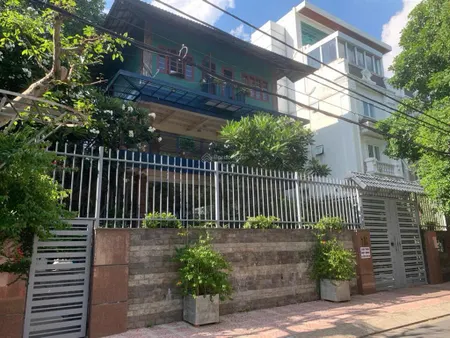 Bán nhà mt 18 đường số 10 bình phú, phường 11, quận 6, đối diện công viên. 450 m2 giá 61 tỷ