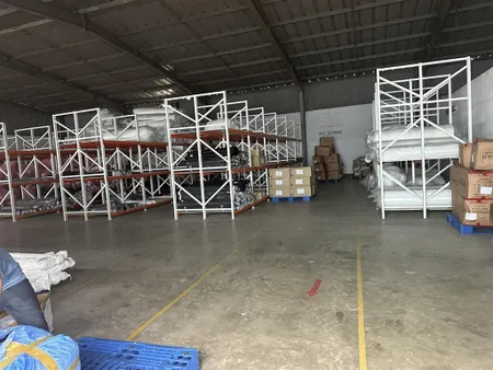 Chuyển nhượng nhà xưởng 10.000m2 đất 1,5ha, đầy đủ tiện ích, cách kcn châu sơn 5km, dễ tuyển dụng.