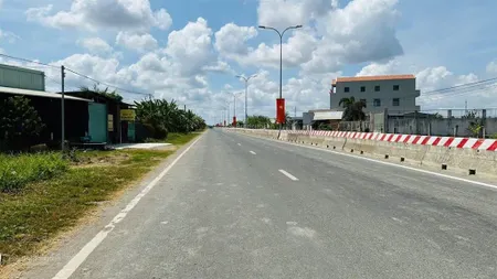 Bán 3000m2 đất lúa vuông vức mặt tiền đường dt830 long sơn, cần đước