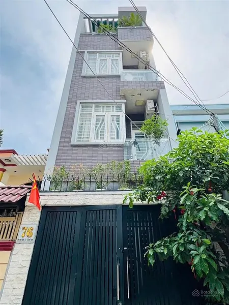 Bán nhà ngay mặt tiền đường phó đức chính vị trí đẹp, hiếm có, giá 14 tỷ