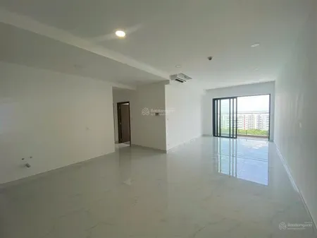 Bán gấp căn hộ diamond brilliant, 127m2 3pn + 2wc, nội thất cơ bản, giá bán 9.1 tỷ (bao hết 102%)