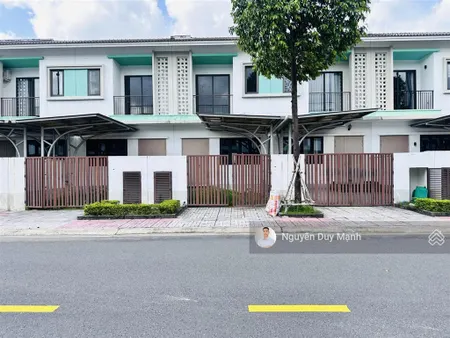 Bán gấp căn nhà phố 2 tầng/100m2 suncasa central, đường dân chủ vsip iia giá ngộp 2tỷ82 bao sổ