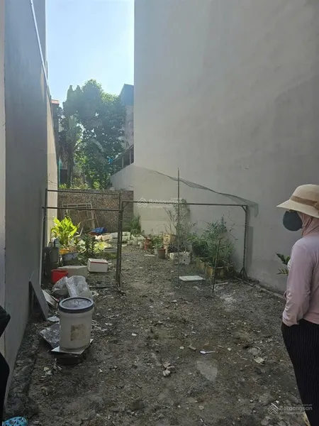 Bán đất đường thạch bàn 39,9m², 20m ra hồ , ô tô 7 chỗ đỗ cửa, 5 chổ vào đất, giá 7,35 tỷ