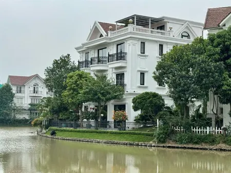 Bán đơn lập vip hoa phượng 03, 341m2. đn, nội thất đẹp. tầm view nhìn chọn ngã ba sông. giá 105 tỷ