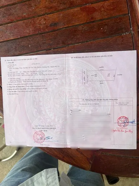 Đất mặt làn 2 đường la thành, sát cạnh mấy bước chân là trường học, nhà thờ, chợ, ko ngập nước