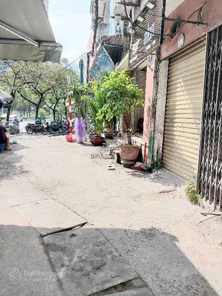Bán đất tặng nhà vị trí vàng phố văn cao, ba đình