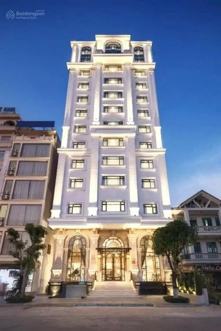 Bán mảnh đất giá đầu tư xây toà căn hộ view hồ tây, 100m2 mặt tiền 6.8m ô tô, giá 26.6 tỷ